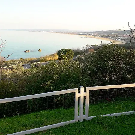 Charming House In With Sea View *