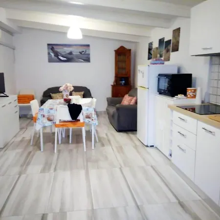 Charming House In With Sea View Tatil Evi